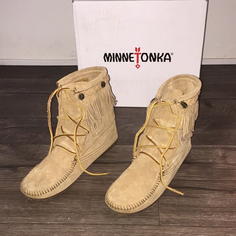 Minnetonka Double Fringe Tramper Boot